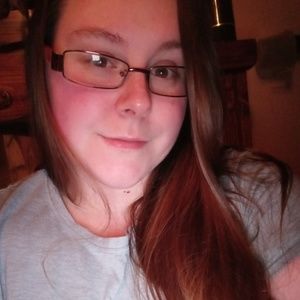 Meet your Posher, Caitlin